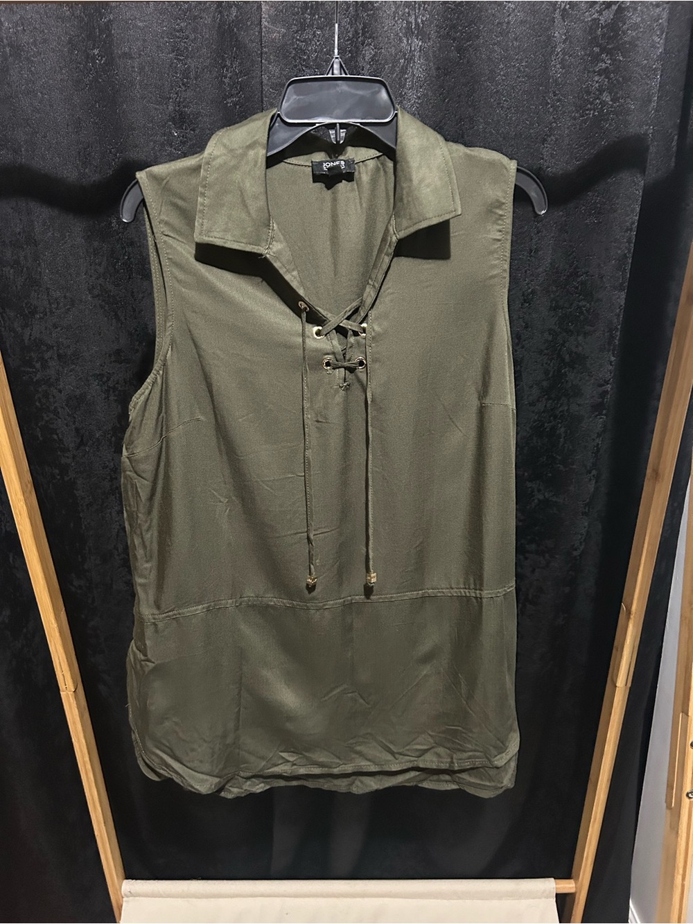 Jones New York Olive Lace-Up Sleeveless Collared Tank